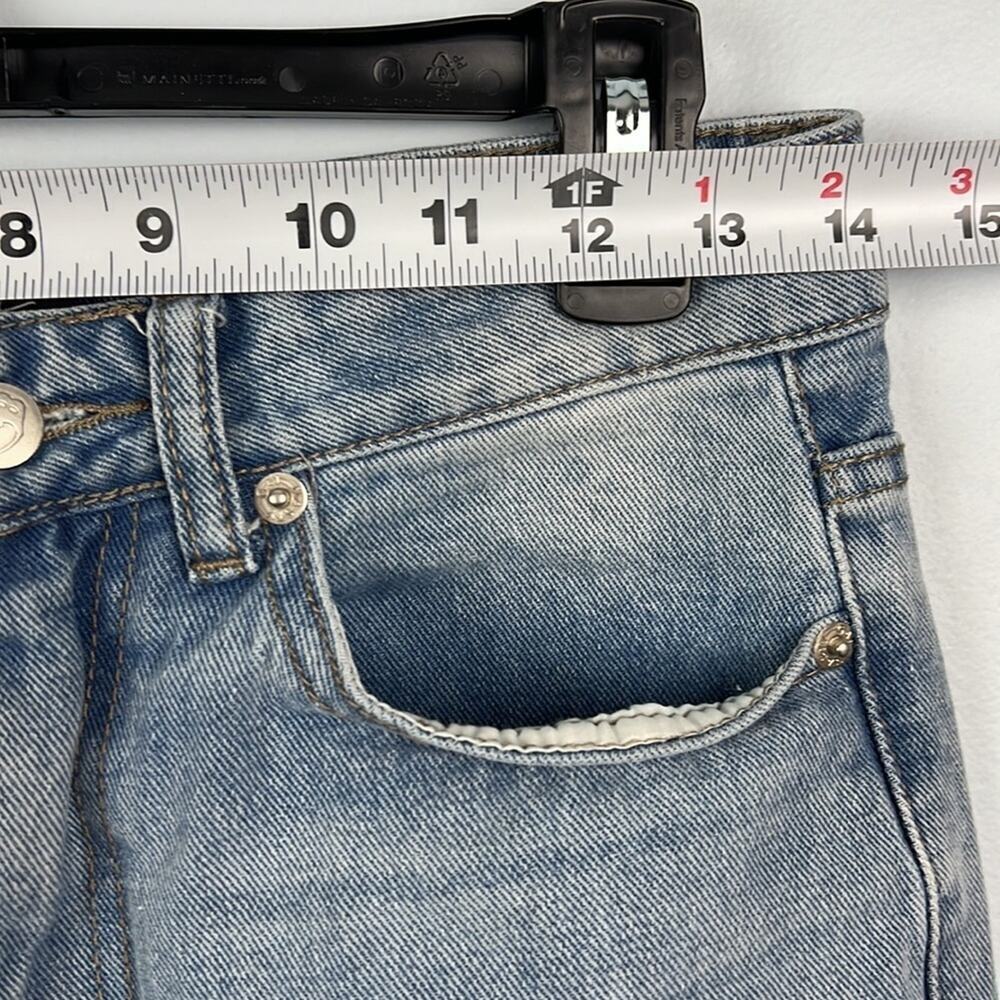 Nasty Gal heavily distressed high waisted jeans - Picture 5 of 12